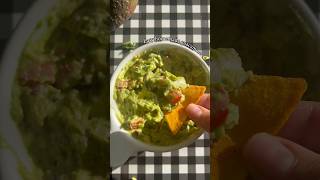 QUICK & EASY GUACAMOLE | fresh homemade guacamole recipe #shorts