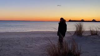 Sunset at Atlantic Ocean Brooklyn New Yorkنیویارک سمندر کے کنارے