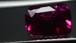 Hot Pink Spinel Tansania Inclusion 1