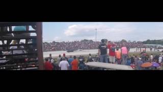 2016 Outlaw Armageddon Beater Bomb pedels wheelie vs Crusty Nova - Thunder Valley (short clip)