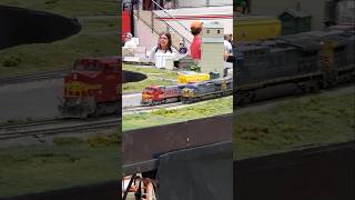 HO Scale train race between Santa Fe and CSX at the 2024 Lakota Train Show!