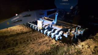 John Deere 8520 & Lemken Solitair 9 in night