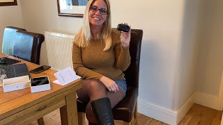 Reviewing and unboxing Votomy SoloPods S1 earbuds denim skirt, Dune knee high boots and black tights