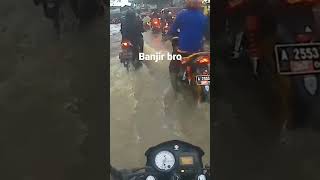 banjir gaes di daerah Cikupa , Tangerang,😯