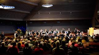 "Arrival" von Abba mit der Stadtmusik Dübendorf in der Kirche Wil / Zurich Caledonian Pipe Band 2022