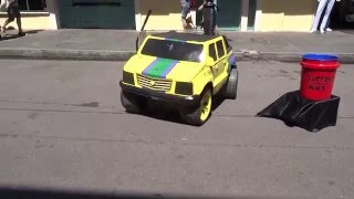 160408 FQF Minicar with Maxi Man inside