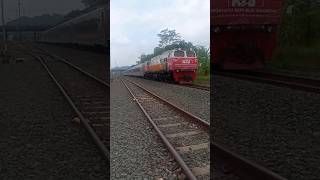 KA malabar melintas di dekat wesel? #railfansdaop2 #keretaapi #railfans #kai_121 #kai