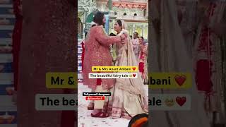 Presenting Mr & Mrs Anant Ambani ❤️😍| Radhika Merchant #shorts #wedding #ambaniwedding #trending