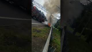 FDNY ENGINE 317 LADDER 165 CAR FIRE ON BELT PARK WAY PT 1