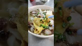 Simple kway teow soup with mix ingredients.