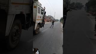 truck#over#text#skating#indian#roshan#skating#viral#shorts #video#public 😱#sahebganj#road#india