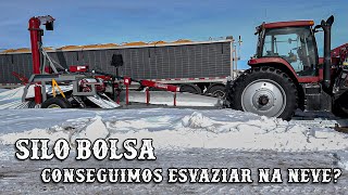 TENTANDO ESVARIAZ O SILO BOLSA, MAS A NEVE NAO DEIXA