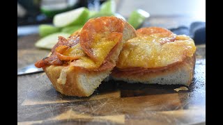 Summer Cooking School In Session/Ellinor Makes Garlic Toast Pizza