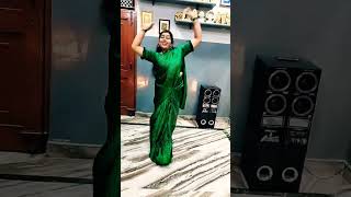 Meri Chunar Udd Udd Jaye #shorts #trending#reels #newdancevideo #viral #tarusharma #falgunipathak