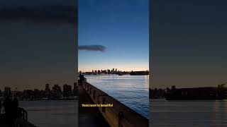 hung out by the pier at lonsdale quay. vancouver looks gorgeous from here.