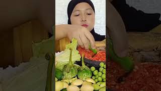 MUKBANG LALAPAN MENTAH IKAN ASIN PEDA SAMBEL TERASI#lalapanmentah #SAMBELTERASI#IKANASINPEDA