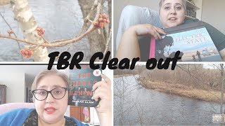 A TBR Clear Out Reading Vlog [CC]