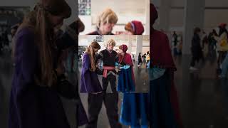 2 Annas are fighting for one Kristoff! cosplay found at german film and comic con #shorts