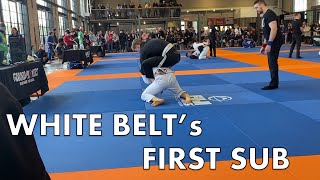 FIRST SUBMISSION ! | BJJ White Belt Competition | Back Take and Gi Choke