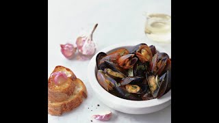 Cozze al vapore al Sauvignon Blanc con crostini all’aglio