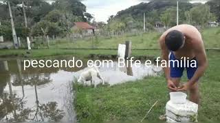 Meu irmão Pescando no tanque  do sítio e sentindo o pescador