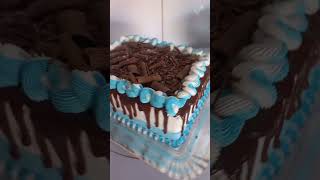 bolo decoração masculino com drip Cake