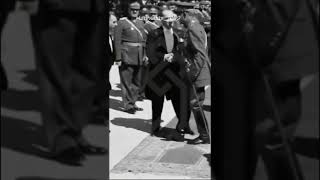 Atatürk, İran Şahına bakanlarını tanıtıyor...#shorts