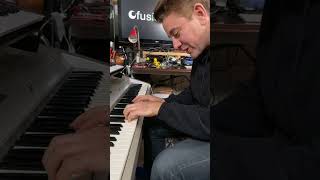 The WRONG WAY To Place Your Fingers On The Keyboard (Beginner Piano Lesson) #piano #pianotutorial