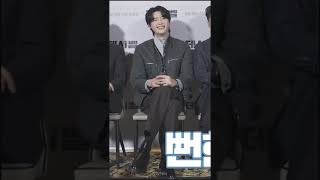 Lee jong suk is laughing so I'm the happiest :))《데시벨》배우 인터뷰 (김래원, 이종석, 정상훈, 박병은, 차은우)