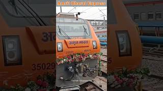 Inaugural Run of India's 1st Amrit Bharat Express Train Arrival on Gorakhpur Jn. PF-1 on 30.12.23