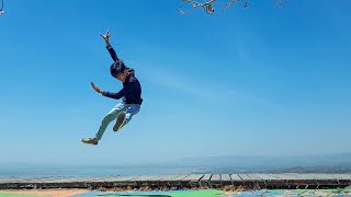 Tersembunyi di Antara Gunung Batu dan Hutan jati