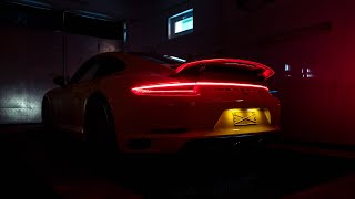 Porsche 911 Carrera 4S - Racing Yellow