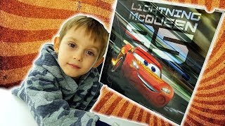 Nuove incredibili avventure aspettano in pista i protagonisti del nuovo Cars 3 bustina sorpresa