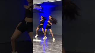 O Jise Dekhe Dil Mera Piche Piche Pad Pad Jaave🖤Dance Video | Ananya Panday | Neha Kakka | #shorts