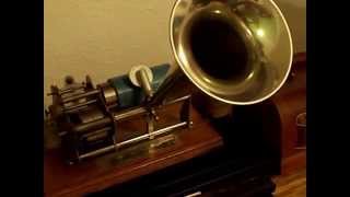 Columbia Graphophone Type B "Eagle" playing "Over There" Oxford Indestructible