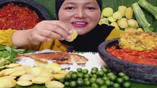 MUKBANG SEDERHANA || LALAPAN JENGKOL MUDA BATANG PEPAYA,LEUNCA SAMBELTERASI #lalapanmentah