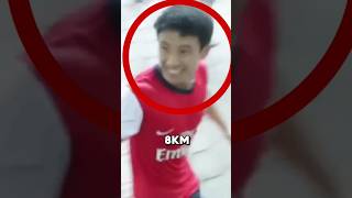 Ce fan POURSUIT le bus d'Arsenal en courant une LONGUE distance 🤯 #shorts #football #viral