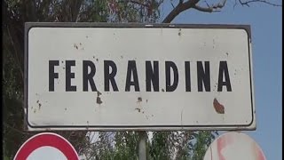 FERRANDINA, 03 AGOSTO 2015. UNA PASSEGGIATA IN CENTRO E UNA PREGHIERA NELLA CHIESA -