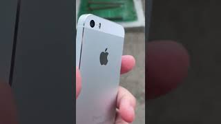 iPhone 5s. Это легендарный телефон, который есть у меня до сих пор