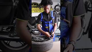 manual #tire bead breaker for easy #mechaniclife and for the #diy #fyp go #viral #foryou #tiretools