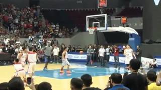 Kobe Paras dunks on LeBron James