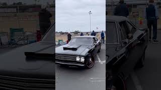 Kevin Hart’s full restored and customised 1969 Road Runner classic American muscle car.