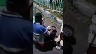 beli kerak telor pinggir jalan | indonesia street food