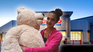 Oregon Vlog- Day 1: Pizza, Live Statue & Giant Teddy Bears?!