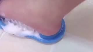 Feet cleaner