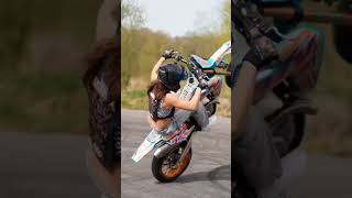 @lezitow Huski time🦸‍♂️ #moto #bike #motorcycle #bikelife #shortvideo #stunt #bikegirl #shorts