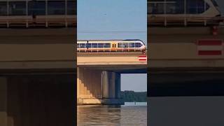 Sprinter op spoorbrug hollandse spoorbrug A6 #music #aviation #train #nederlandsespoorwegen #short