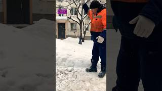 🇷🇺 Smashing ice from Russian streets after snow storm #snowfall2023