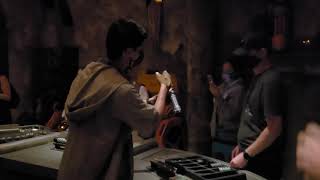 Building A Lightsaber at Savi's Workshop - Star Wars Galaxy's Edge - Disneyland (9-28-21 HD)