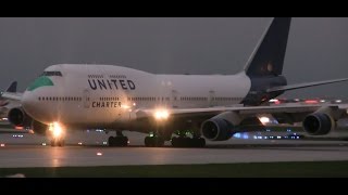 United Charter 747-400 Landing at Chicago O'Hare